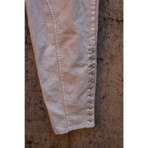 Peruvian Connection Beige Slim Pants with Side Button Detailing – Women’s Size 6 - Picture 3 of 5